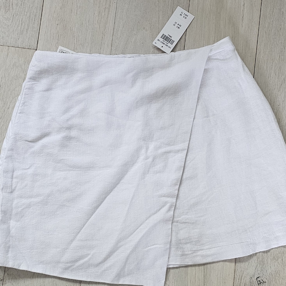 Abercrombie & Fitch White Skort